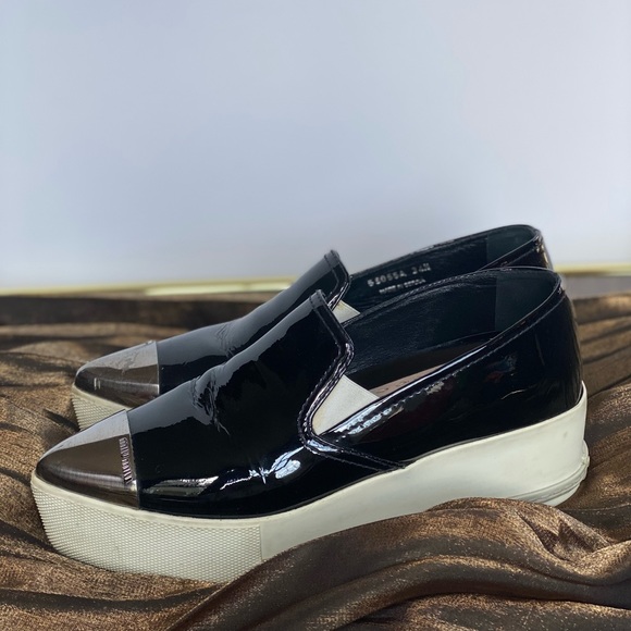 ➖Miu Miu black patent leather metal cap top sneaker platform pointy toe shoes 🔗 - Picture 2 of 9